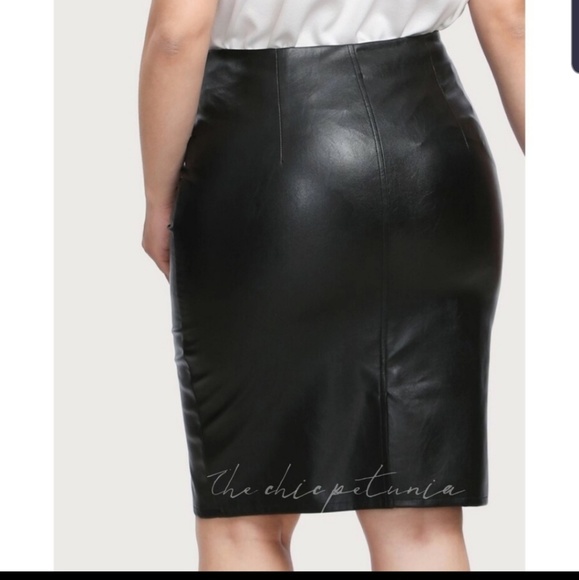 PLUS BLACK FAUX LEATHER SK (K) - Picture 2 of 5